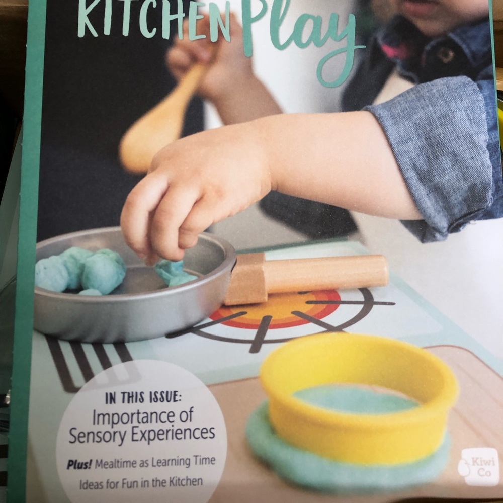 Kiwiki kitchen sensory crate